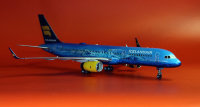 Собранная модель самолета Boeing 757-300 1/144