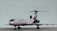 Собранная модель самолета Ту-154 1/144