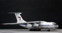 Собранная модель самолета Ил-76 1/144
